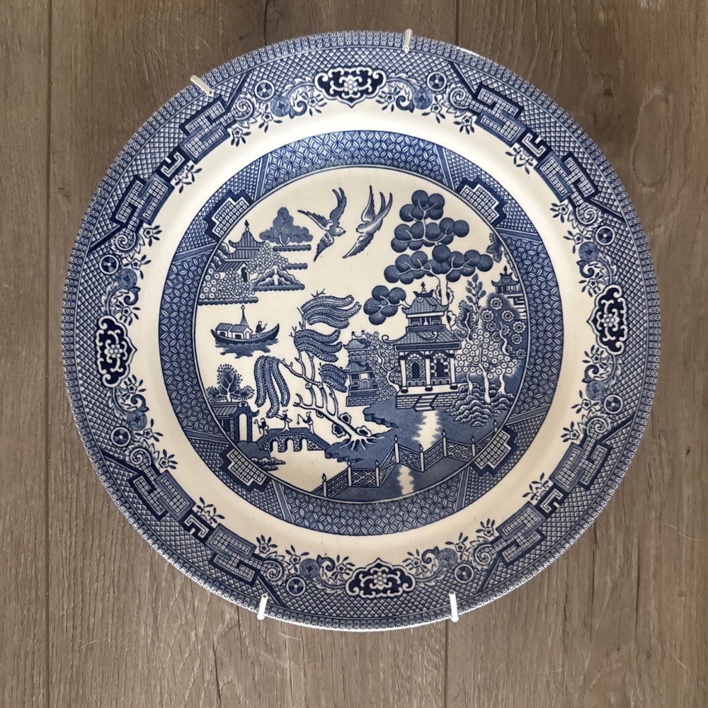 Vintage Churchill Blue Willow 10 Dinner Plate Microwave Safe England